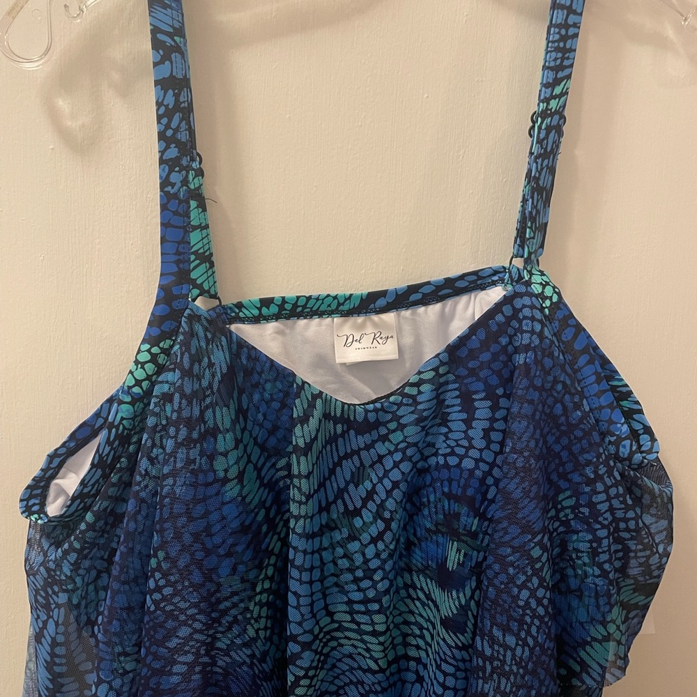 Del Raya Swim Top - Picture 3 of 14
